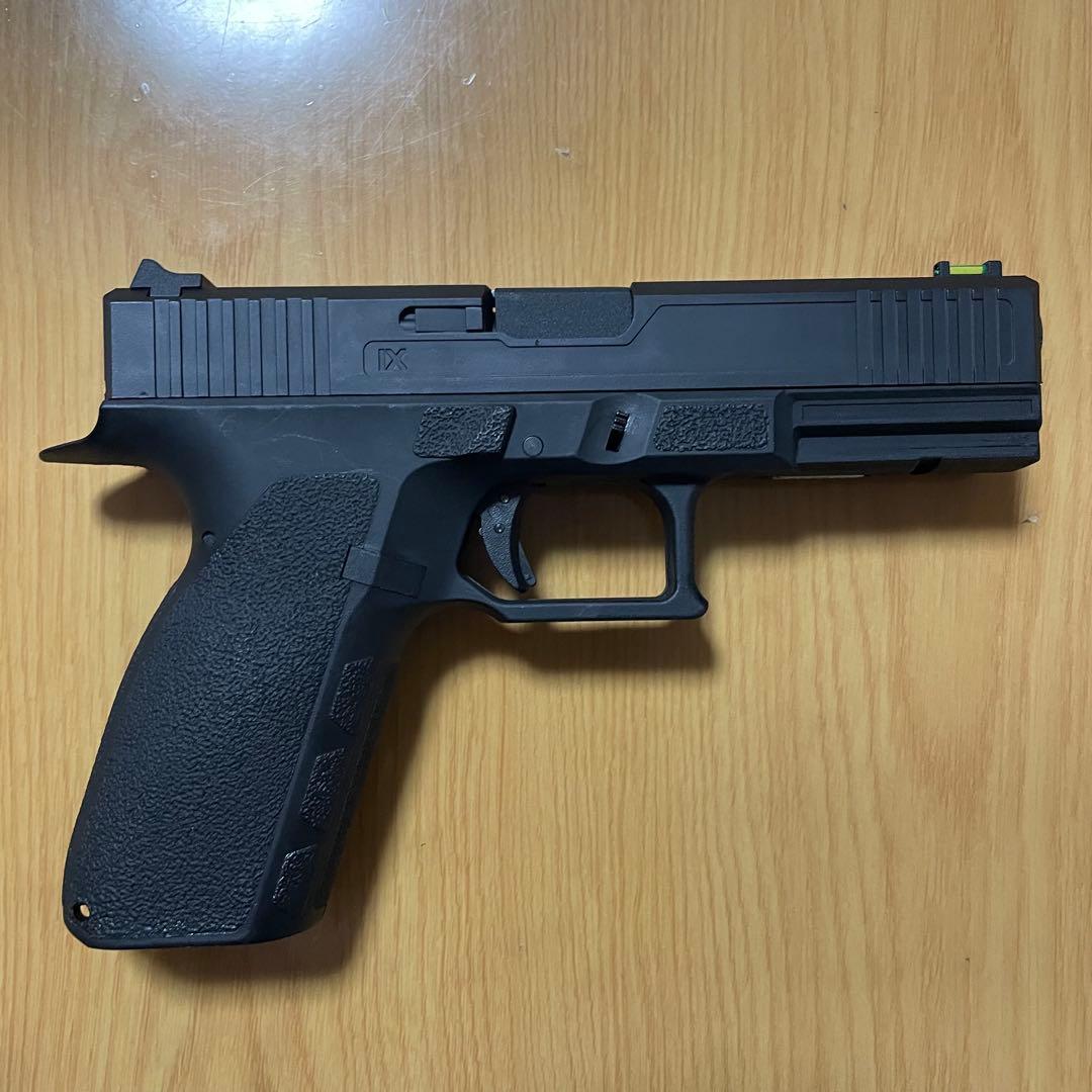 Carbon8 STRIKER 9S ガスガン