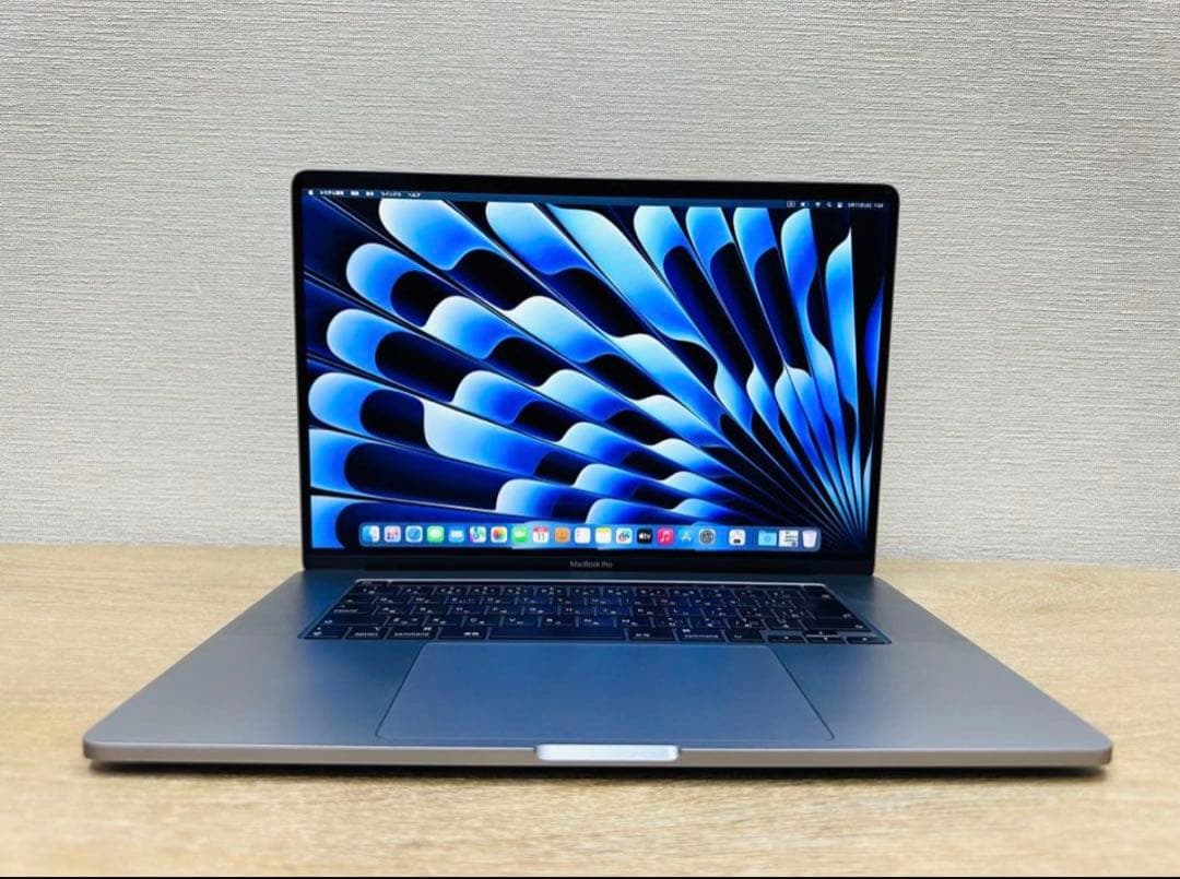 2025年OS] MacBook Pro ／4K／メモリ32GB - メルカリ