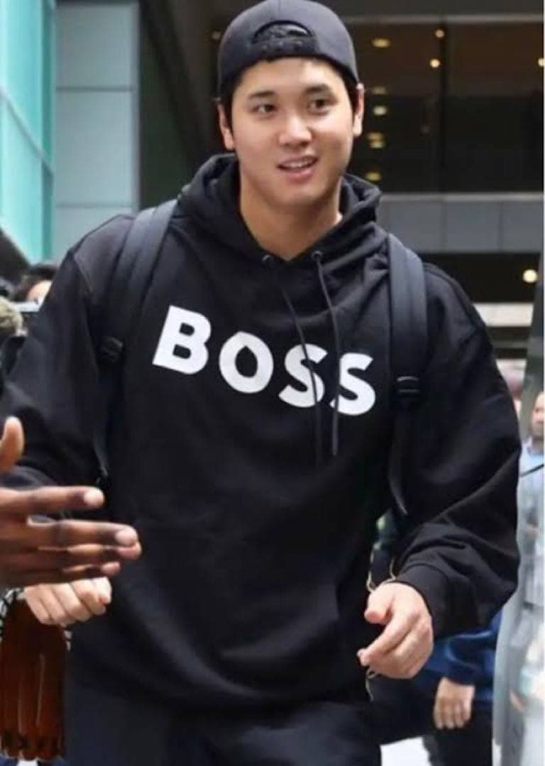 新品タグ付き【大谷選手着用モデル】BOSS パーカー ネイビー M 男女