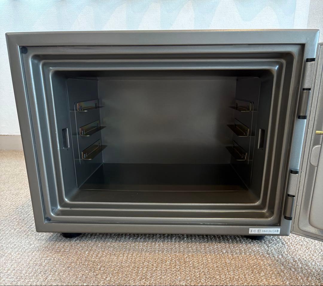 ⭐️金庫⭐️CROWNシルバー⭐️匿名配送・たのめる便で安心⭐️日本製