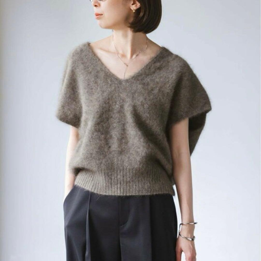 新品タグ付きNOBLEノーブル ファーニットVネックベスト24AW ブラウン