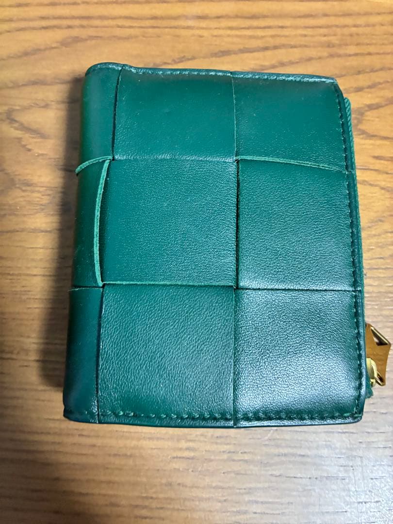 BOTTEGA VENETA グリーン 二つ折り財布 - メルカリ