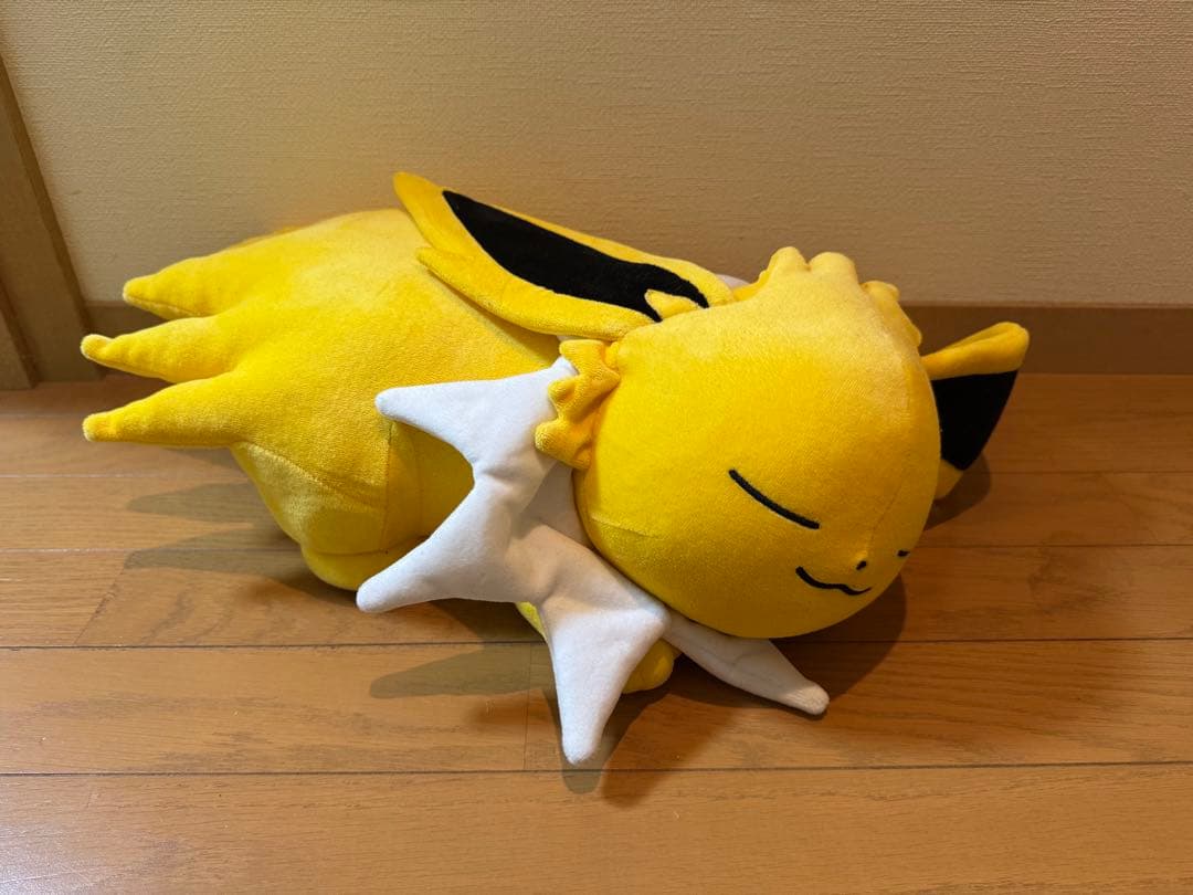 すやすやイーブイ　ブイズ　ブースター　シャワーズ　サンダース　ぬいぐるみ