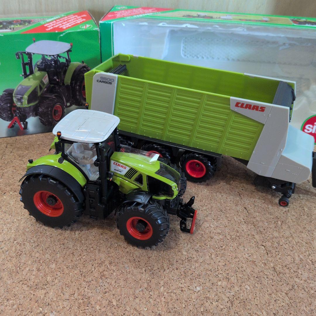 SIKU claas tractor axion＆cargo 1:32 - メルカリ