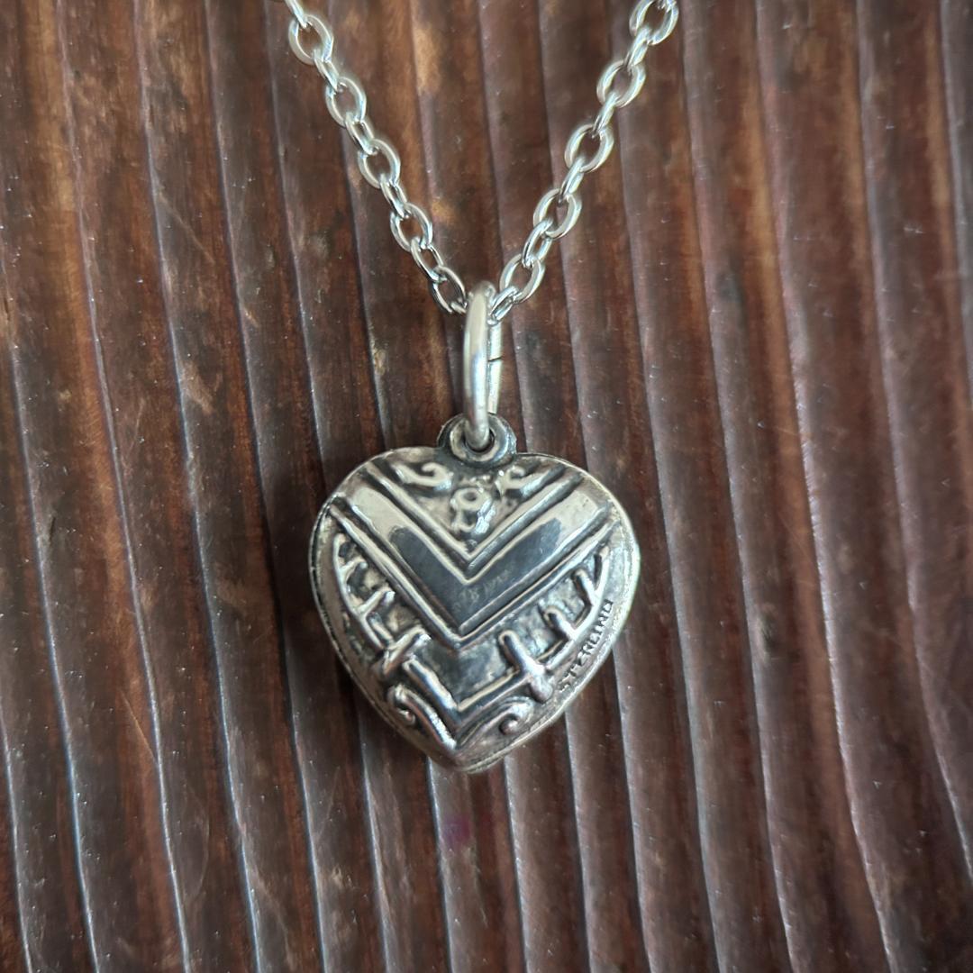 スウィートハートジュエリー WW2 シルバー 勝利の象徴Vと永続的な繁栄