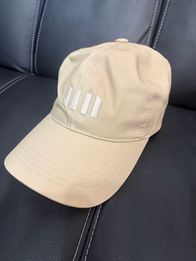 完売！！小顔 unsually キャップ ライトベージュ - メルカリ