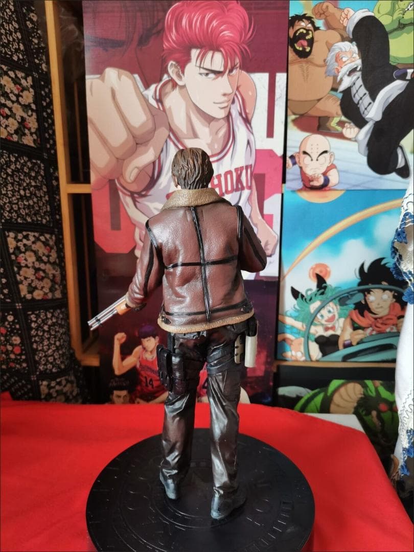 バイオハザード　レオン　フィギュア　塗装完成品