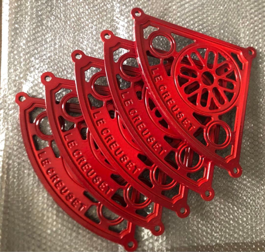 美品】ル・クルーゼ ポットスタンド チェリーレッド - メルカリ