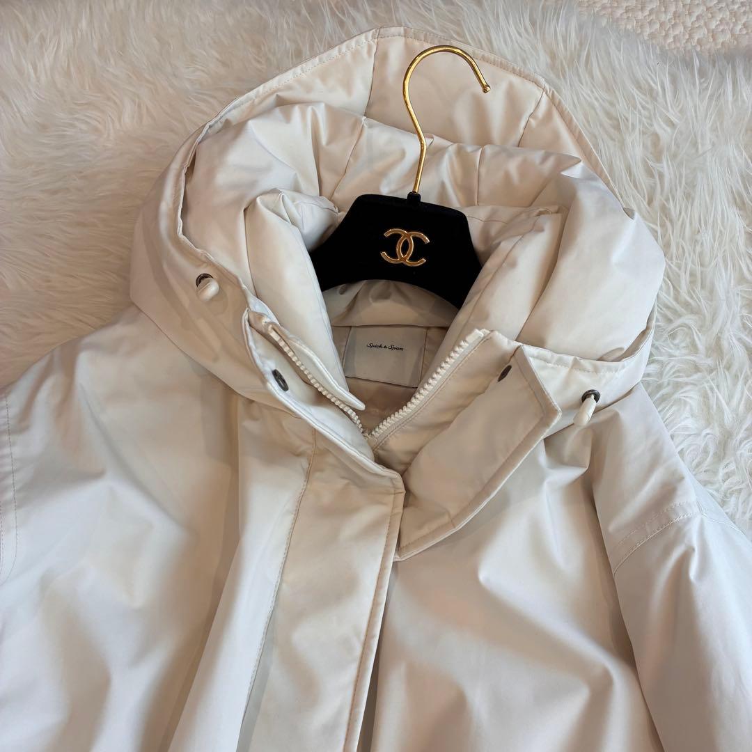 スピックアンドスパン 撥水フーデッドダウンコート 34 ホワイト 24AW