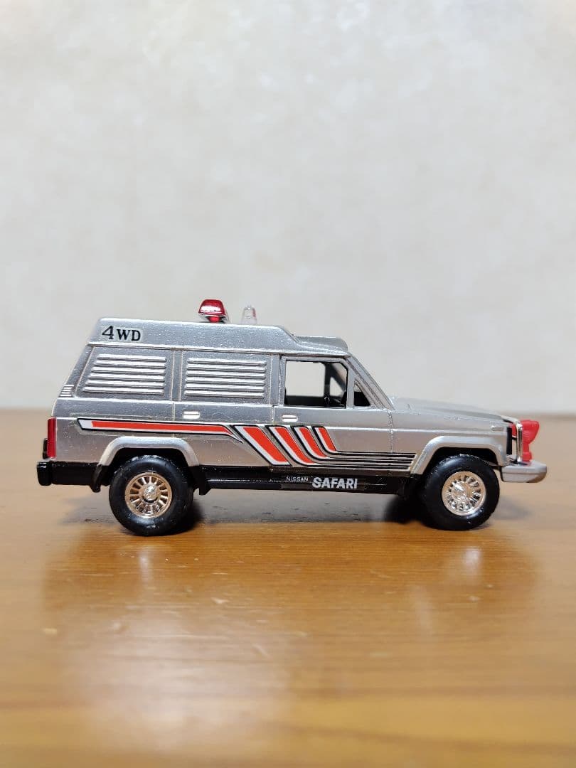 西部警察日産サファリ　ダイヤペット