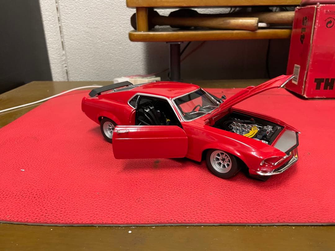 マスタング　レッド