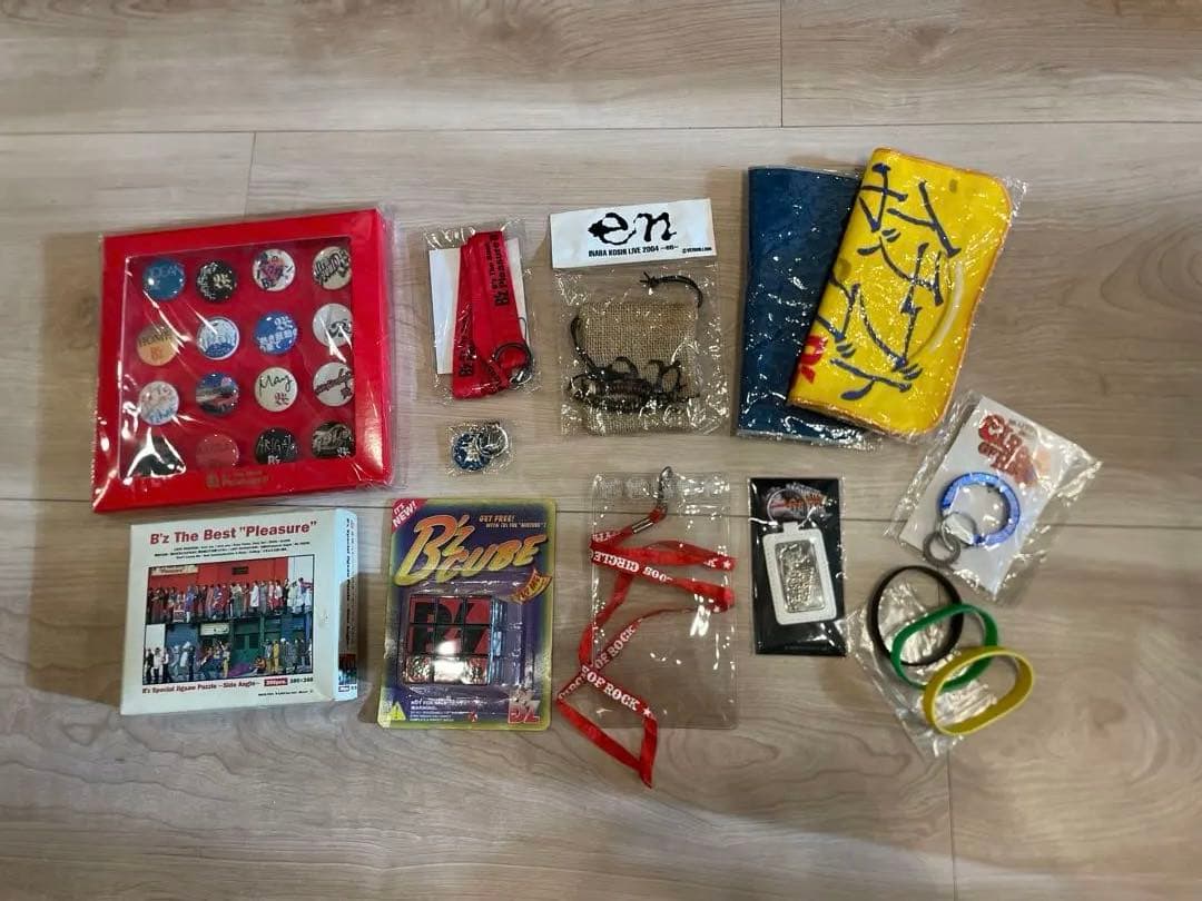 B'zグッズまとめ売り　会報・ツアーパンフ・その他グッズ色々