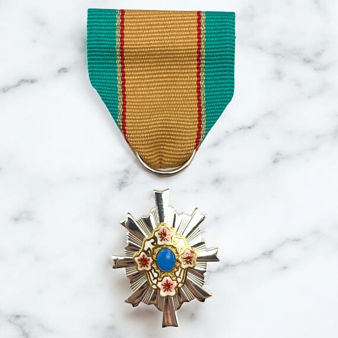 【美品】２個セット　防衛功労章　勲章　メダル　ミリタリー