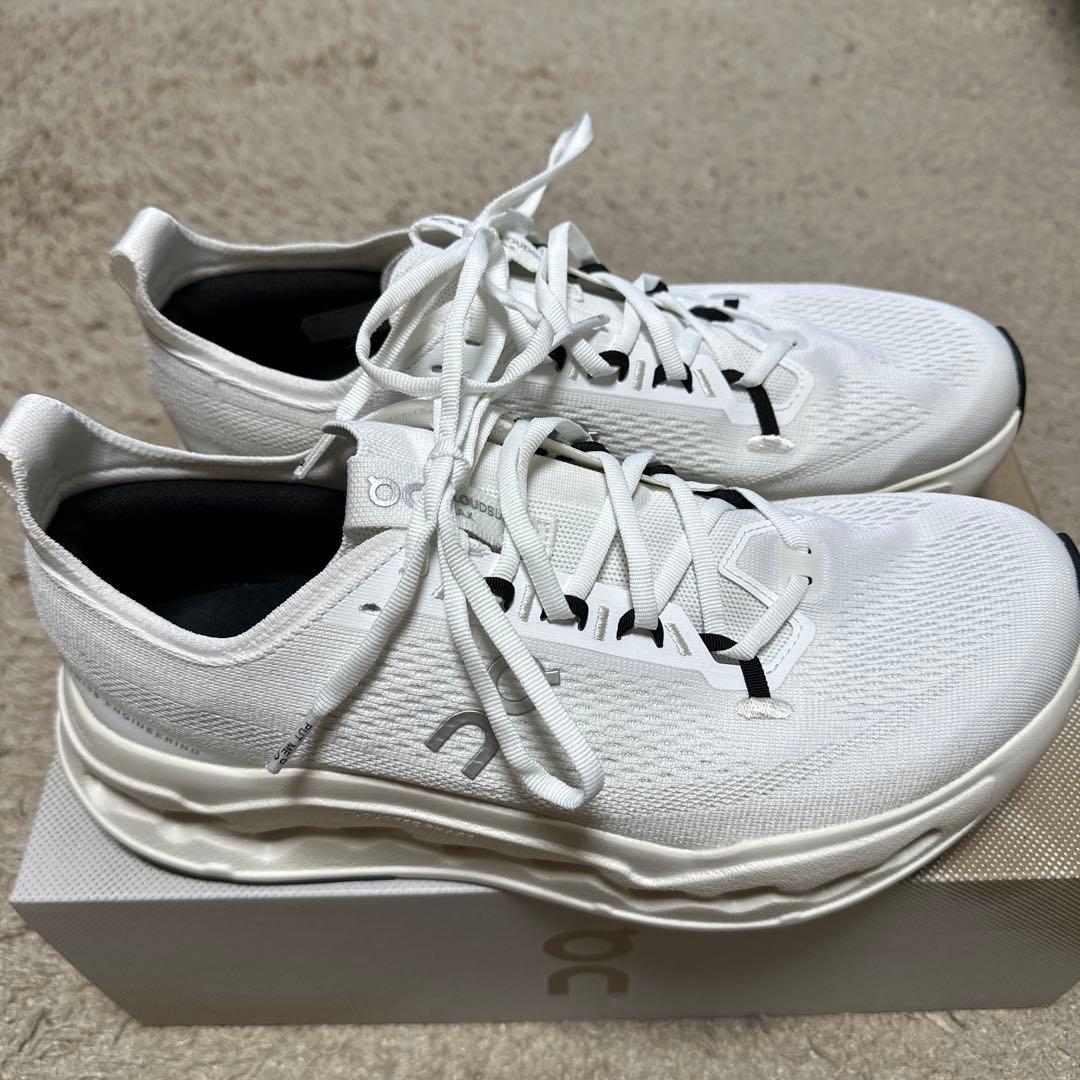 靴 On Cloudsurfer Max Wide 28.0cm