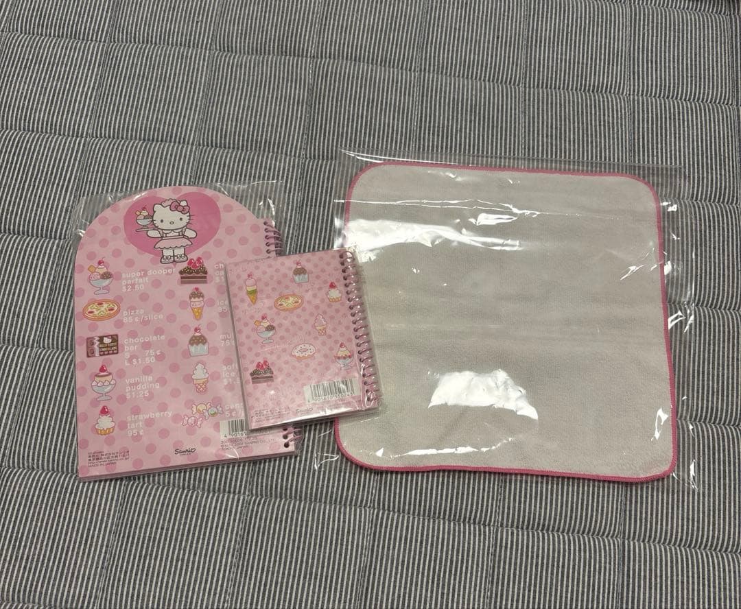 ハローキティ　ウェイトレス　セット