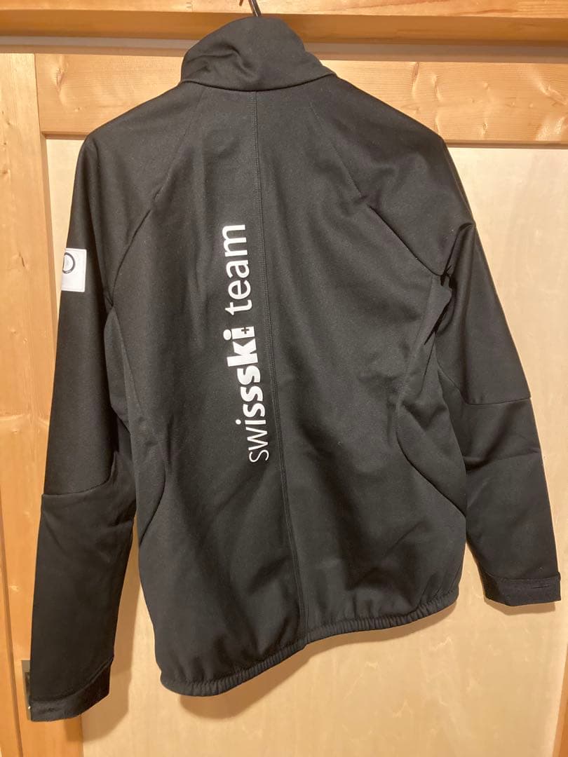 DESCENTE swiss ski team ミドラージャケット