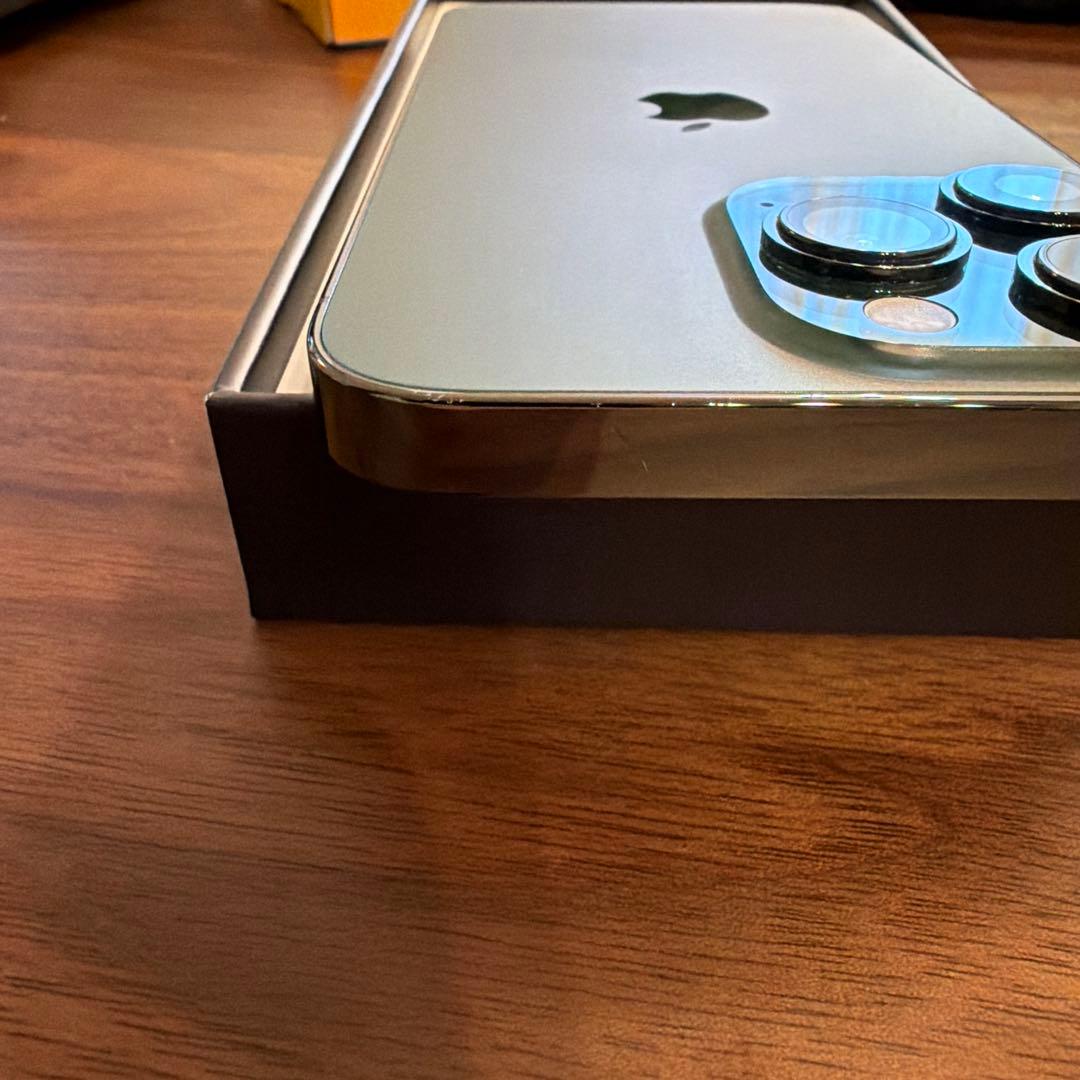 iPhone 13 Pro アルパイングリーン 512GB SIMフリー - メルカリ