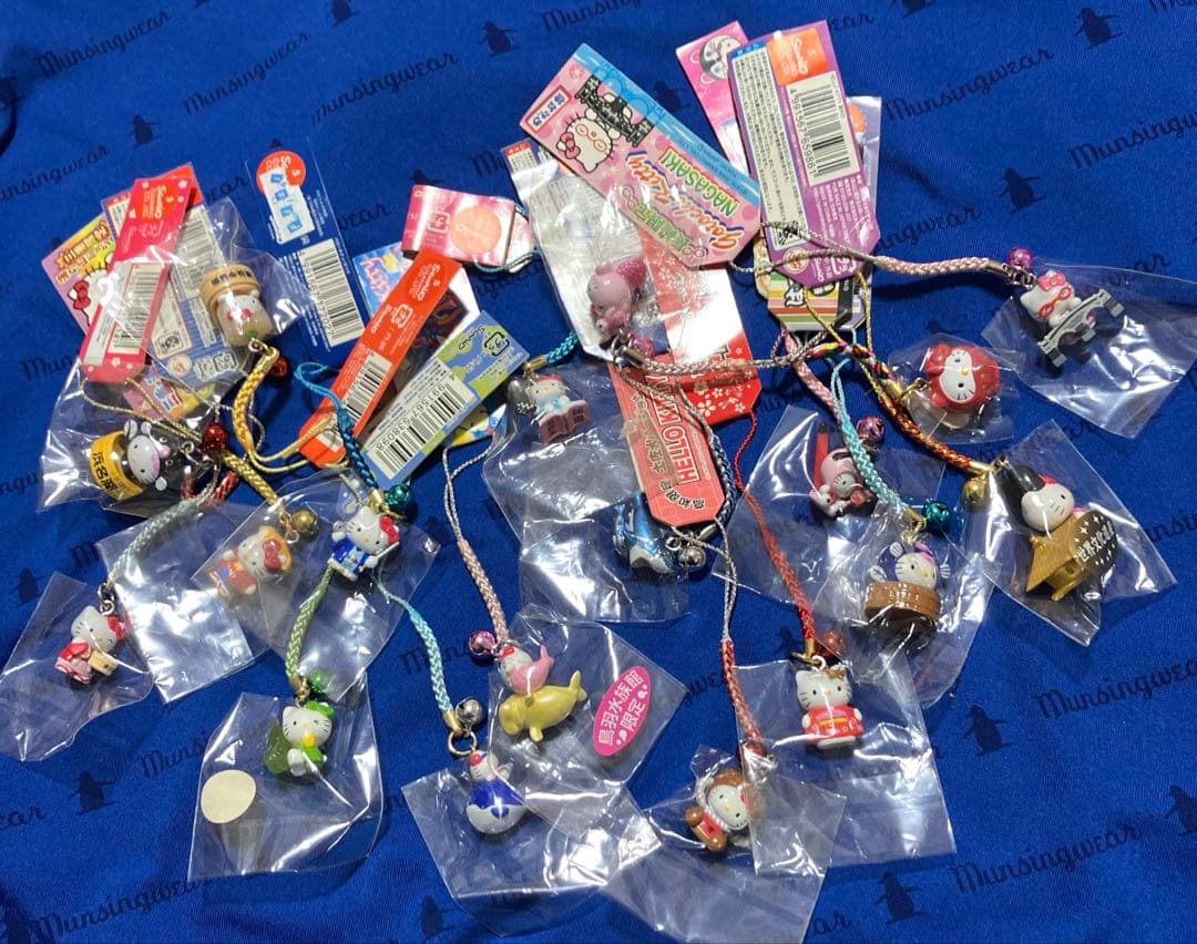 サンリオグッズまとめ売り大量ご当地キティ