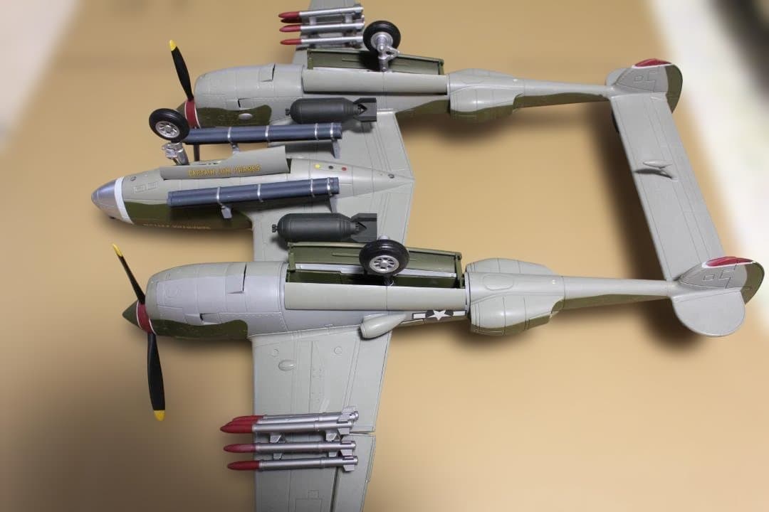 21st Century Toys 1/18半完成品P-38 Lightning