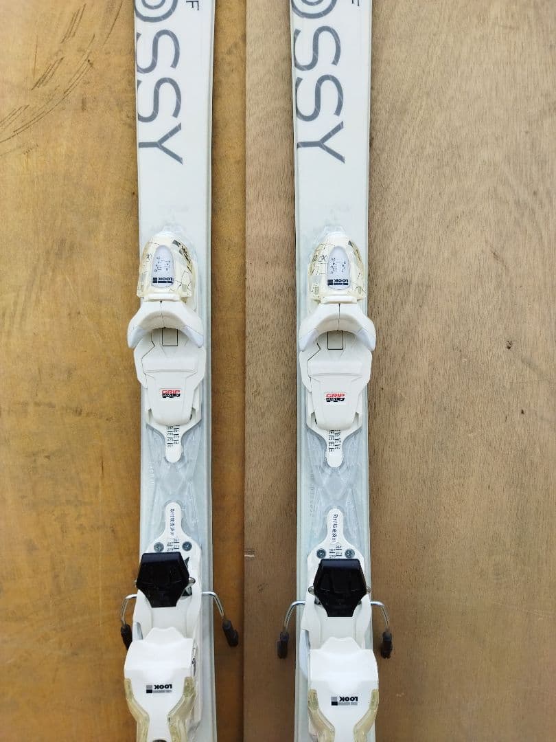 GLOSSY COSMIC SURF スキー板 156 バインディング付き