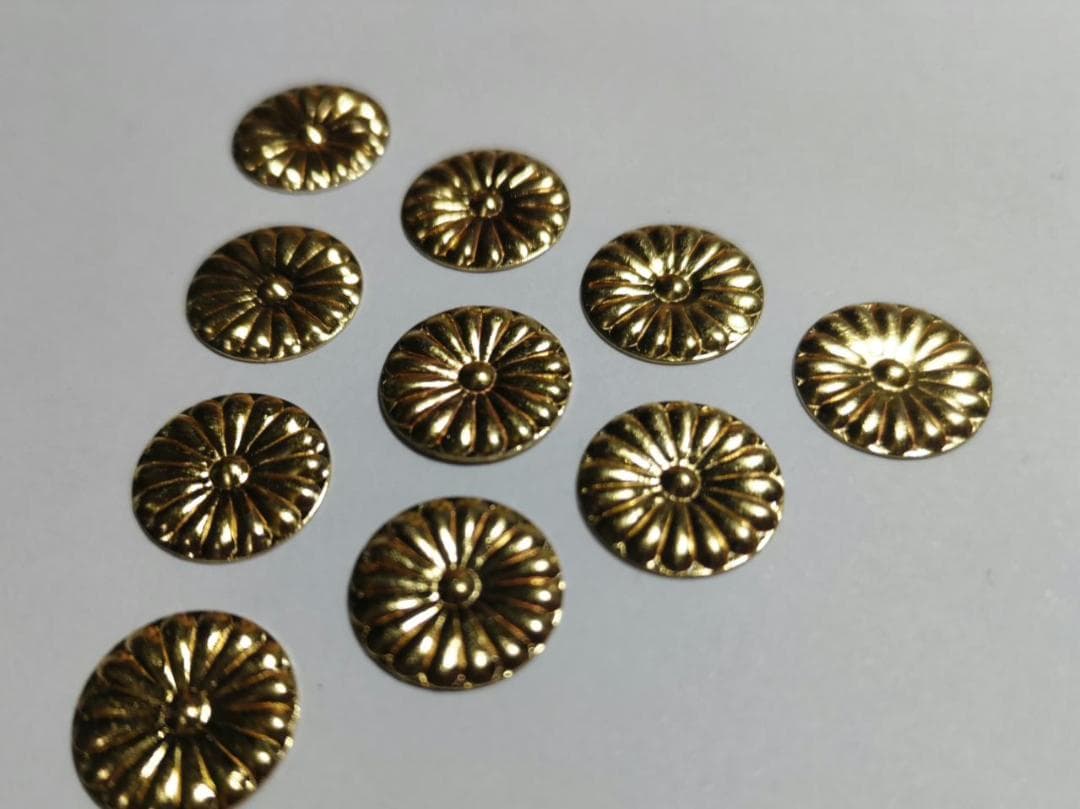 特別！【菊紋金具】4分ｘ100枚 （12ｍｍ）神殿、神輿、山車、真鍮金具です。 ☆特別☆【菊紋金具】4分 x 10枚 神棚、神殿、神輿、真鍮金具（12mm