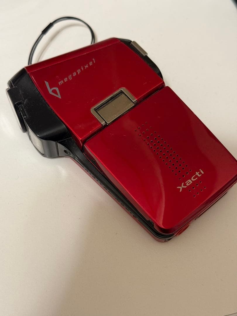 Sanyo Xacti DMX-C6 ビデオカメラ メモリカード込み - メルカリ
