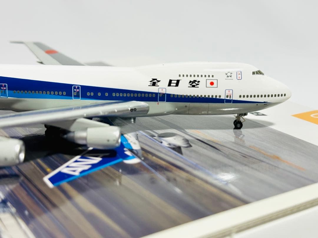 全日空商事 1/400 ANA 747SR-100 NH40001