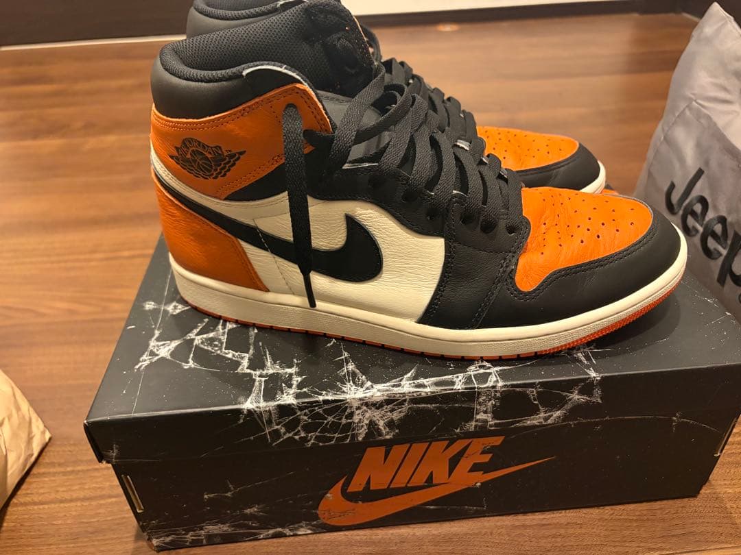 Nike Air Jordan 1 オレンジ/ブラック　シャタバ　28.5cm