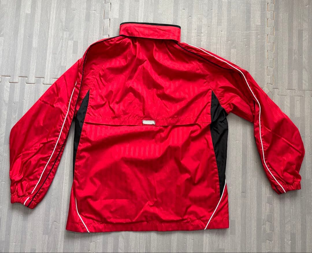 asics ナイロンウィンドブレーカー赤 フード付き（収納可能）160サイズ