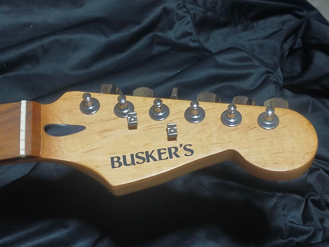 BUSKERSストラトキャスタータイプ レリックギター
