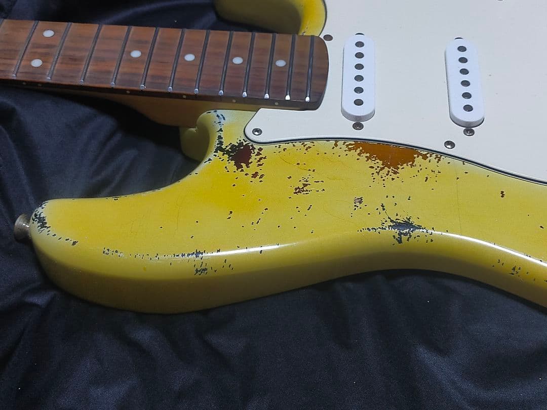 BUSKERSストラトキャスタータイプ レリックギター