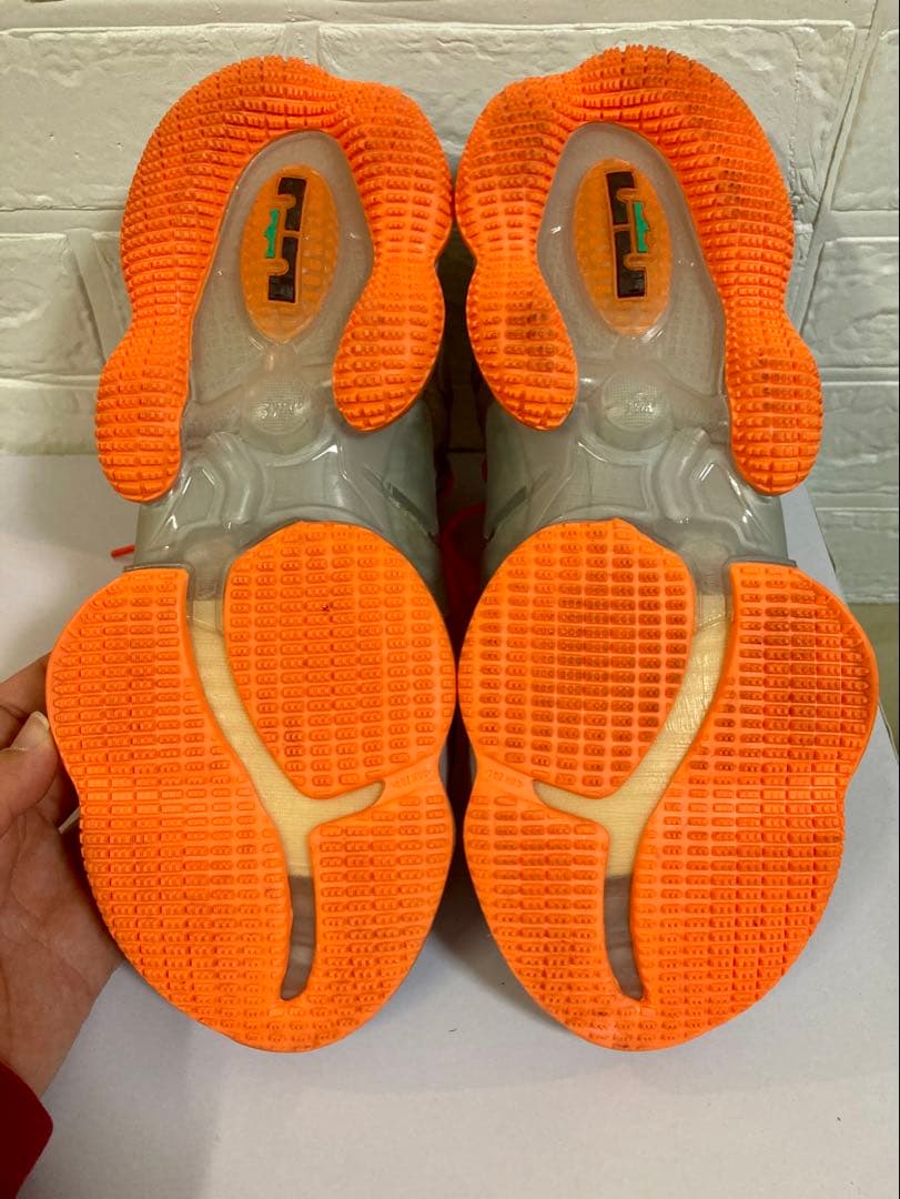 ナイキ レブロン 19 グレーフォグ Nike LeBron 26.5cm