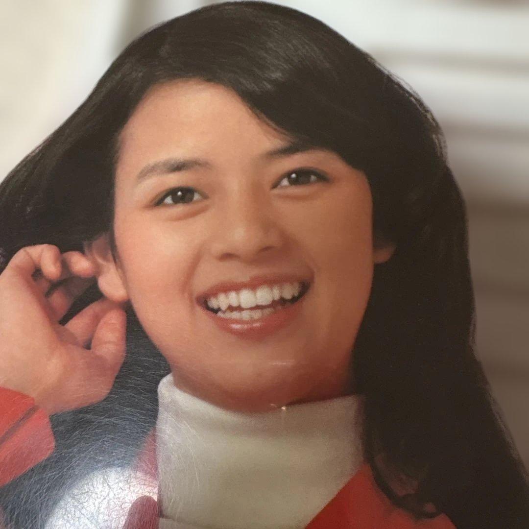 岡田奈々サイン入り下敷き 青春の坂道楽譜 - メルカリ