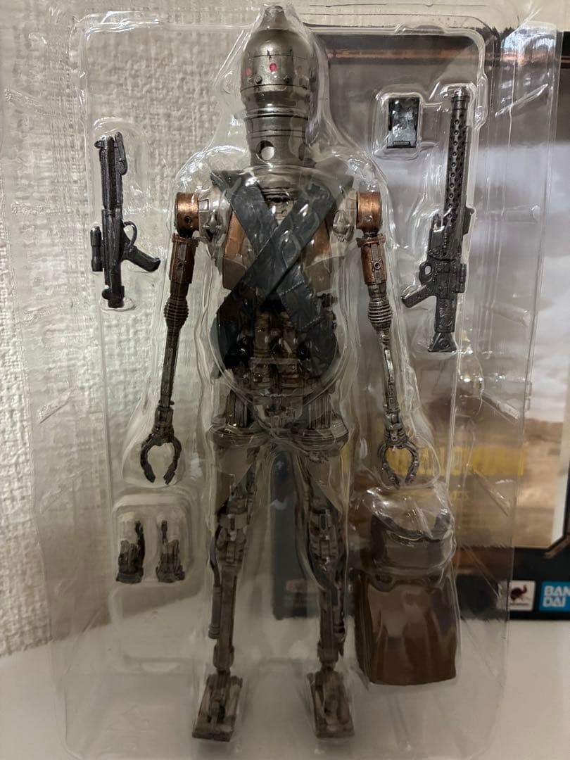 S.Hフィギュアーツ IG-11 マンダロリアン