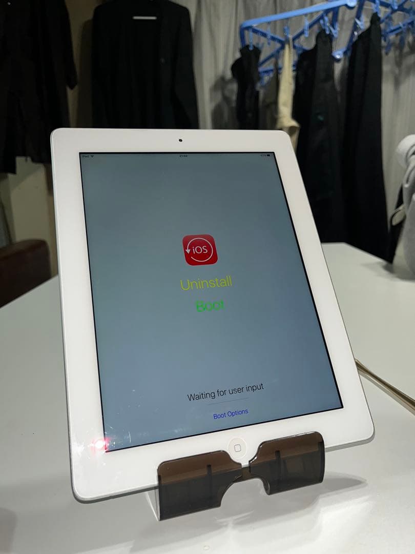 64GBバッテリー83%iPad 3世代 Dual Boot iOS9 & 6 - メルカリ