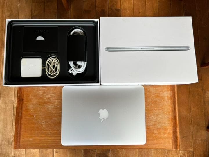 美品 MacBook PRO ME866J/A 13.3inch【おまけ付】