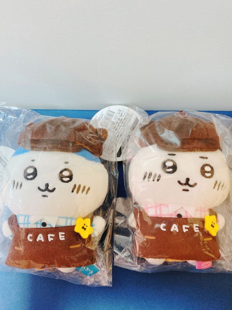 ちいかわ カフェの店員さんマスコット（ちいかわ、ハチワレ）