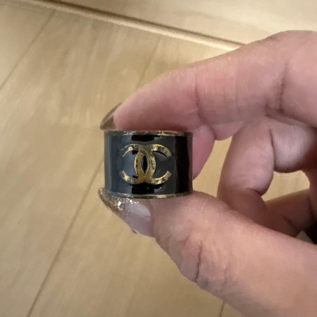 CHANEL ロゴ入りリング ブラック・ゴールド CHANEL（シャネル） ココ クラッシュ ラージ #50 リング・指輪 K18