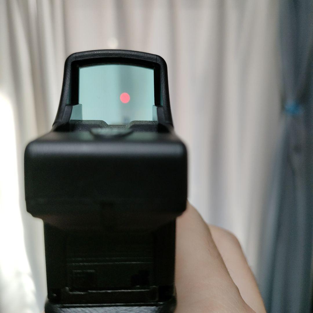 東京マルイGLOCK19ガス、ケース　マガジン3本　ホルスター　ドットサイト付