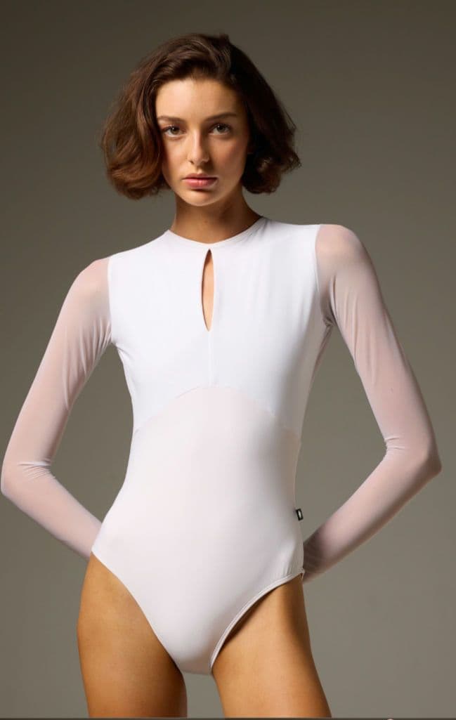 新品未使用】BODILE 長袖 白 レオタード OLIVIA S/Mサイズの通販はau