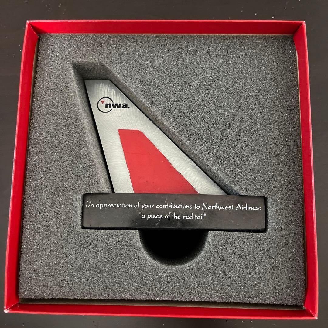 ノースウエスト航空　ジャンボ機の尾翼部分の置物