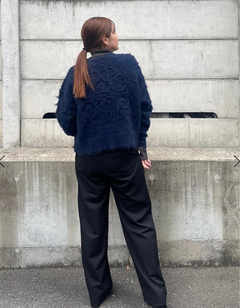 ゆるり様専用 CREDONA コード刺繍ロゴカーデ - メルカリ