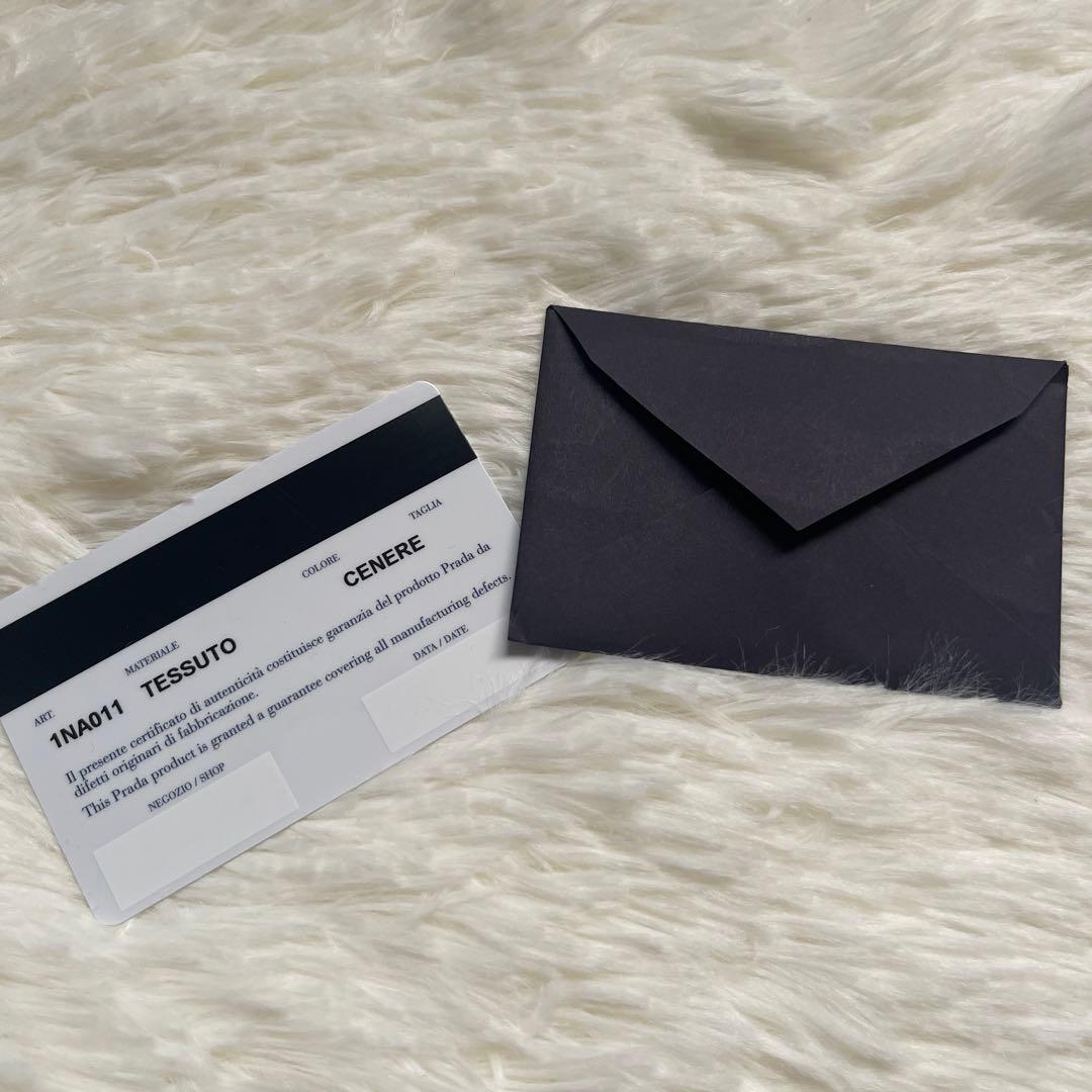 PRADA プラダ ポーチ 三角ロゴ ナイロン カーキ 小物入れ カード、袋