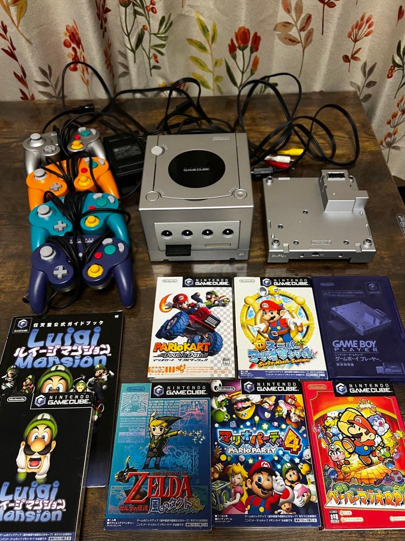 GAMECUBE本体、ソフト6本、ゲームボーイプレイヤー、コントローラ4セット 任天堂（Nintendo） GC ゲームキューブ ソフト ケース有り