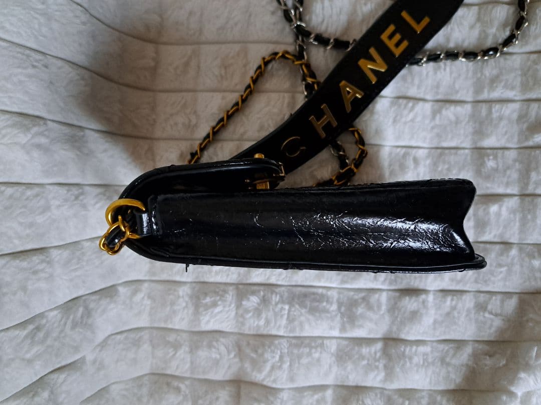 シャネル ノベルティ スマホショルダーブラックレザー キルティングバッグ