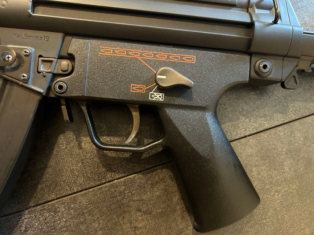 【美品】東京マルイ MP5A5 スタンダード 箱・多弾マガジン・クランプ付
