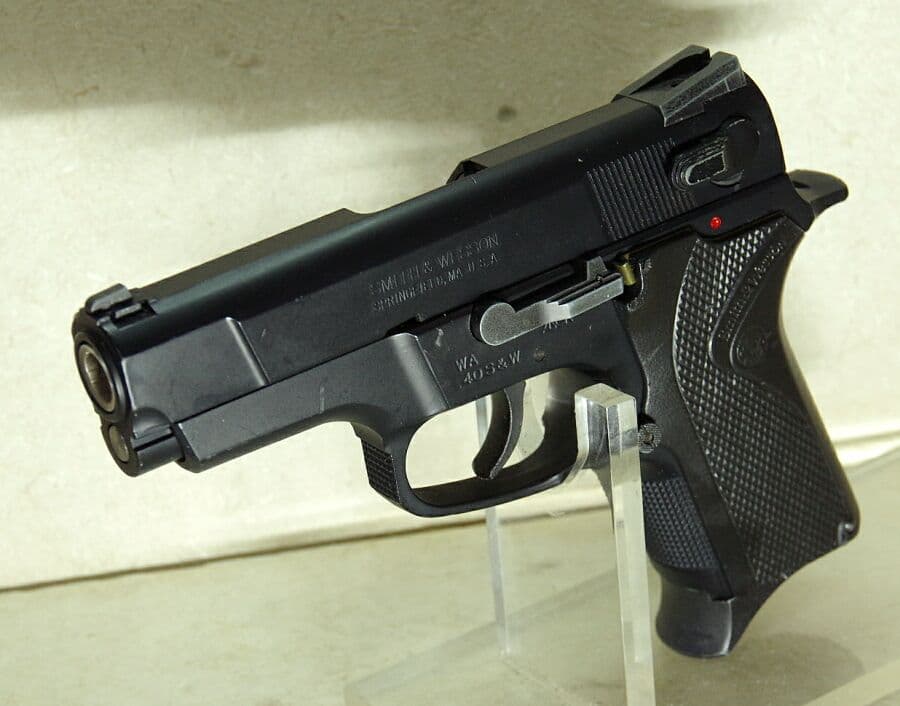 トイガン WESTERN ARMS SMITH & WESSON SHORTY.40