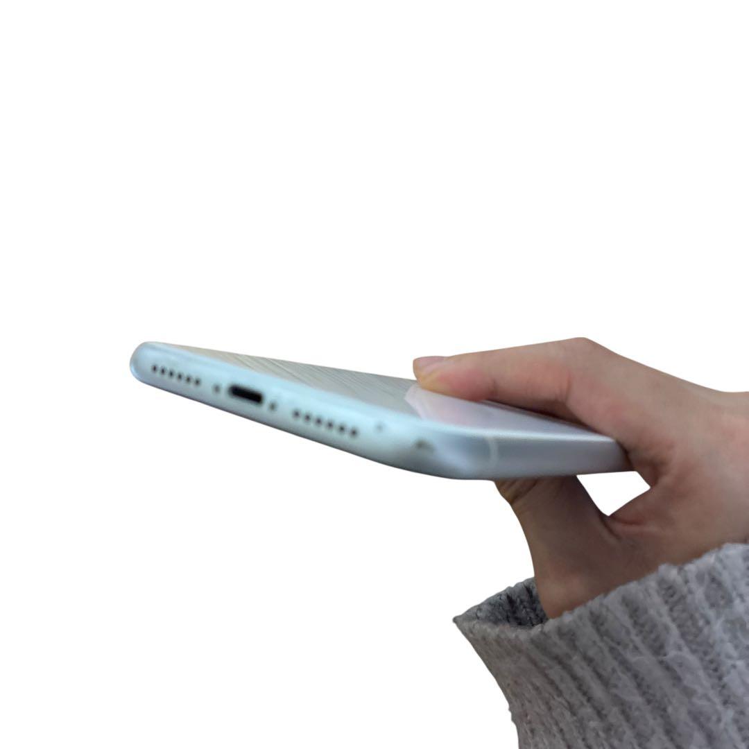 iPhone XR 64GB ホワイト SIMフリー本体のみ iOS16.1.1 - メルカリ