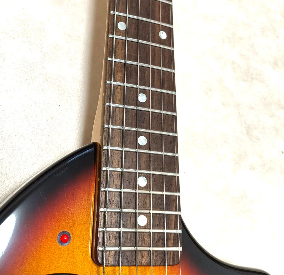 【美品】ZO-3 芸達者 3TS アンプ内蔵ミニギター 専用ケース付き!