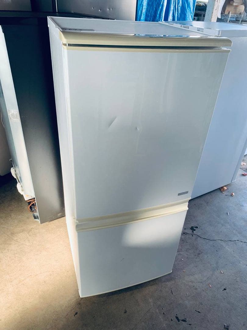 ✅SHARPノンフロン冷凍冷蔵庫✅ ✅SJ-C14B-W ✅送料設置無料 SHARP（シャープ） 中古/LB-SJC14BP/冷蔵庫/2016年モデル/137L/SHARP